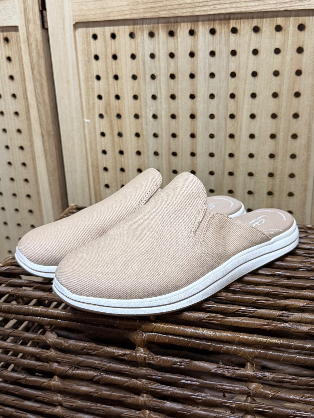 Clarks Cloudsteppers Breeze Step Beige Canvas Mules Slip On Size 8